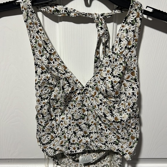 Abound Floral Halter Top .....MSRP $17 - Picture 2 of 3